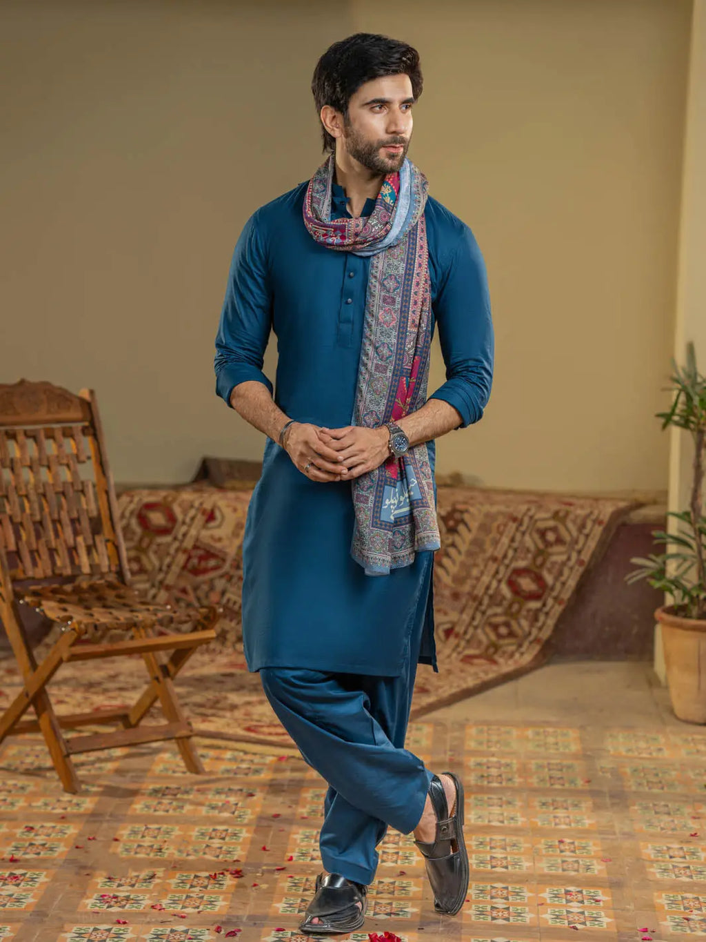 Kainat Stole