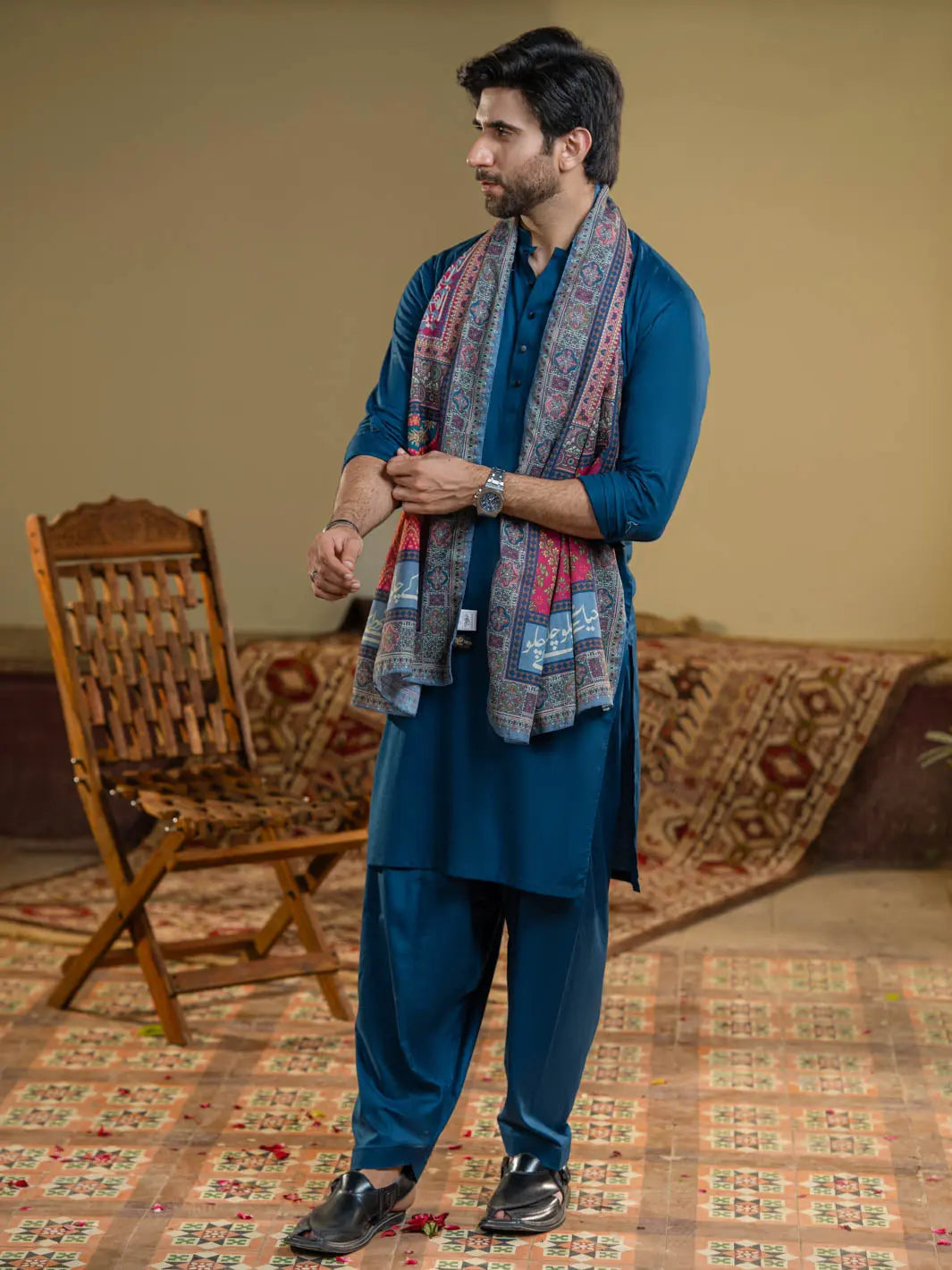 Kainat Stole