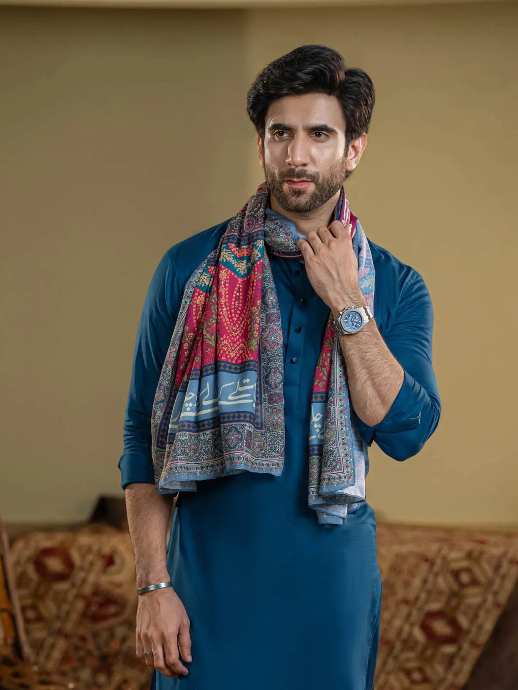 Kainat Stole