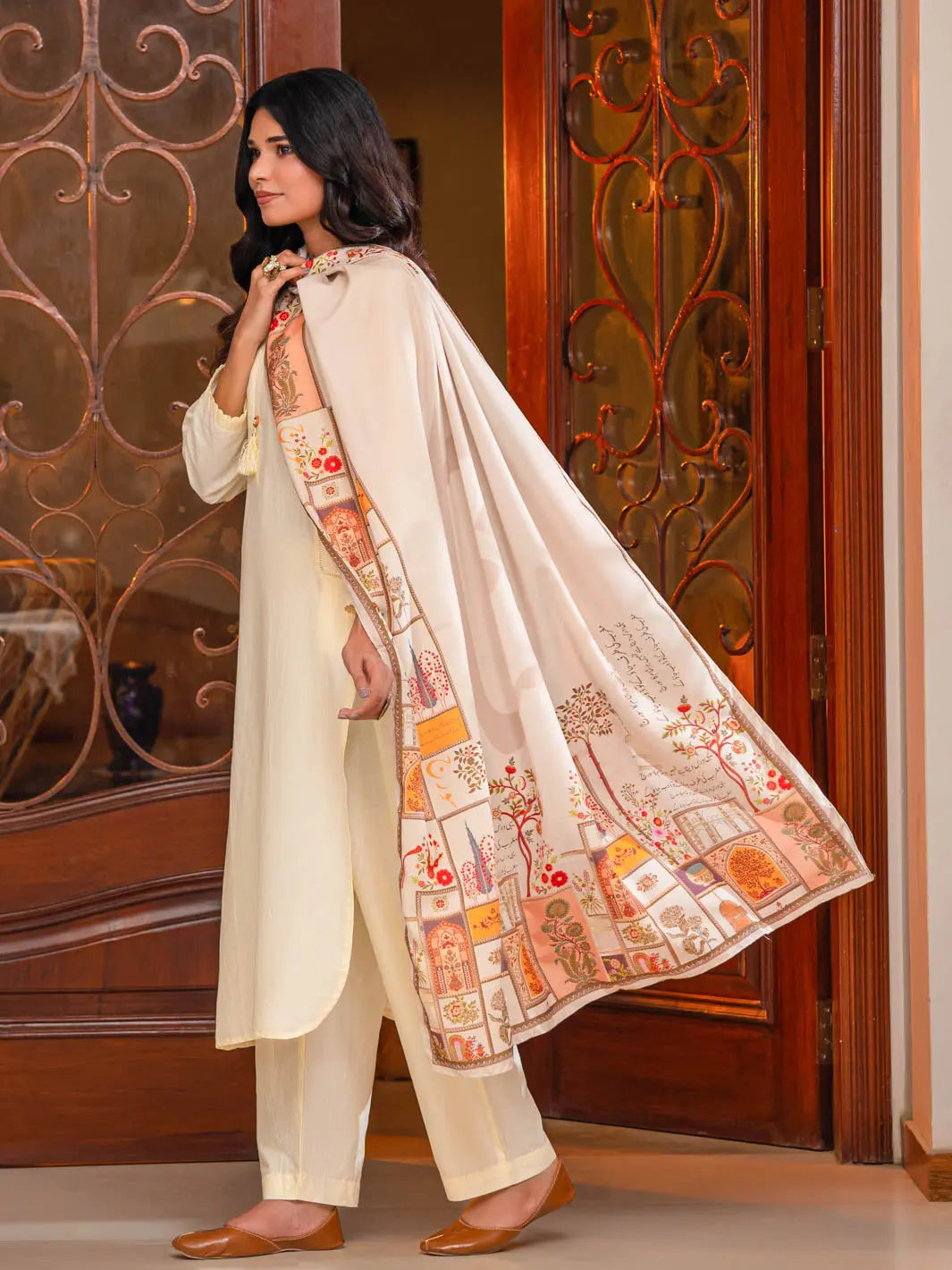 Shaam Lawn Odhni