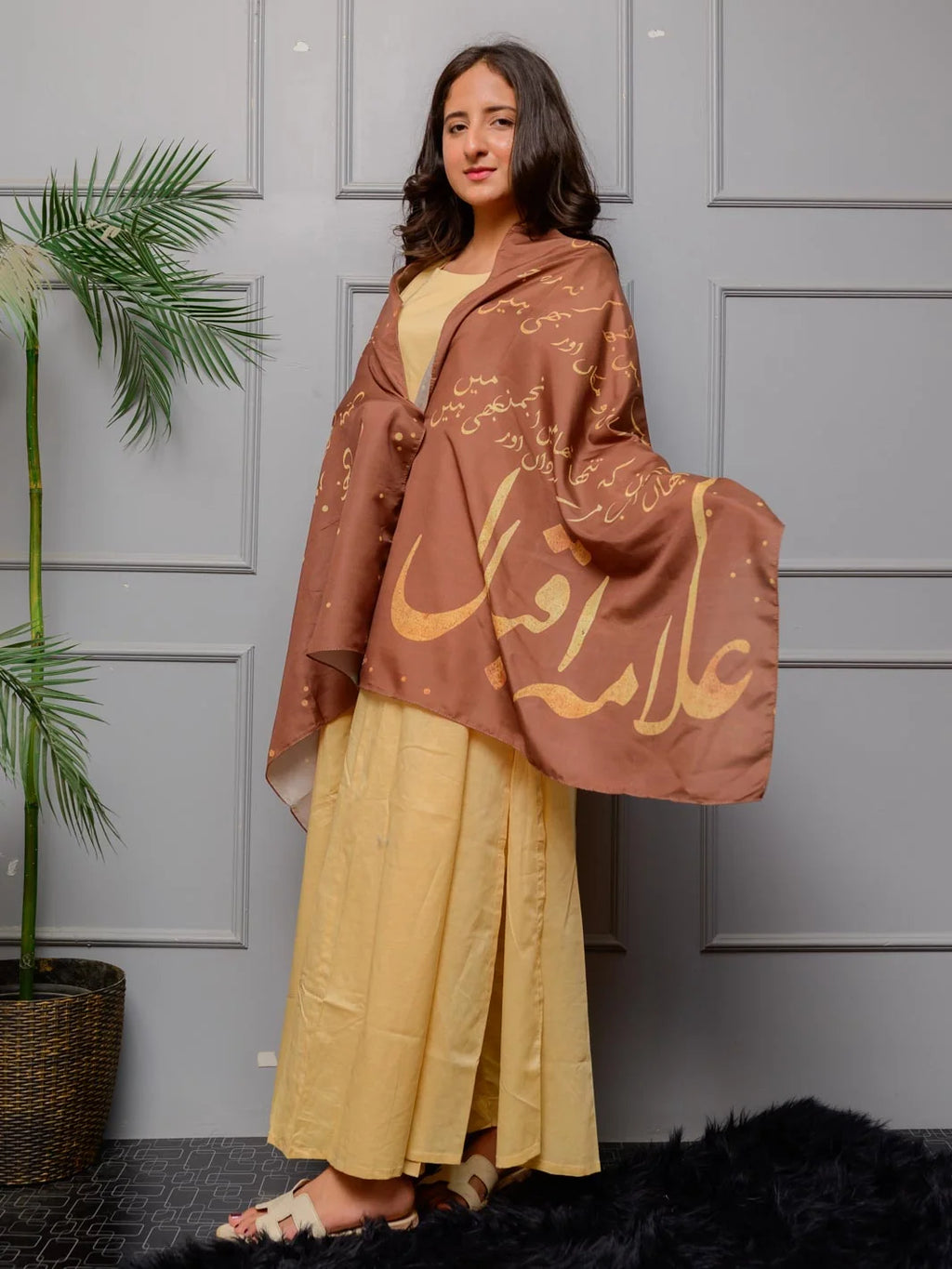 Iqbal Ka chand Stole | Brown