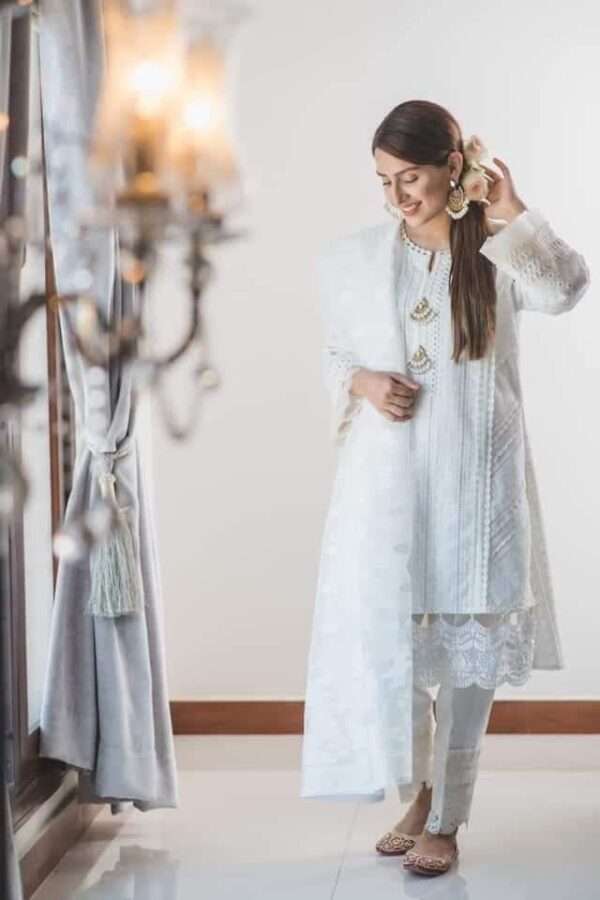 AYEZA KHAN CHICKEN KARI LUXURY LAWN COLLECTION