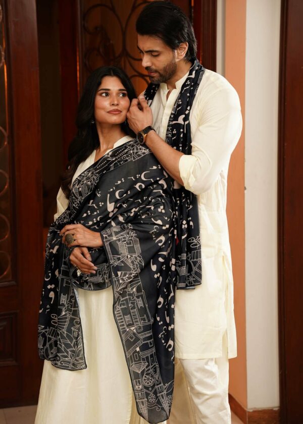 Ishq ke Tukre Stole (Black)